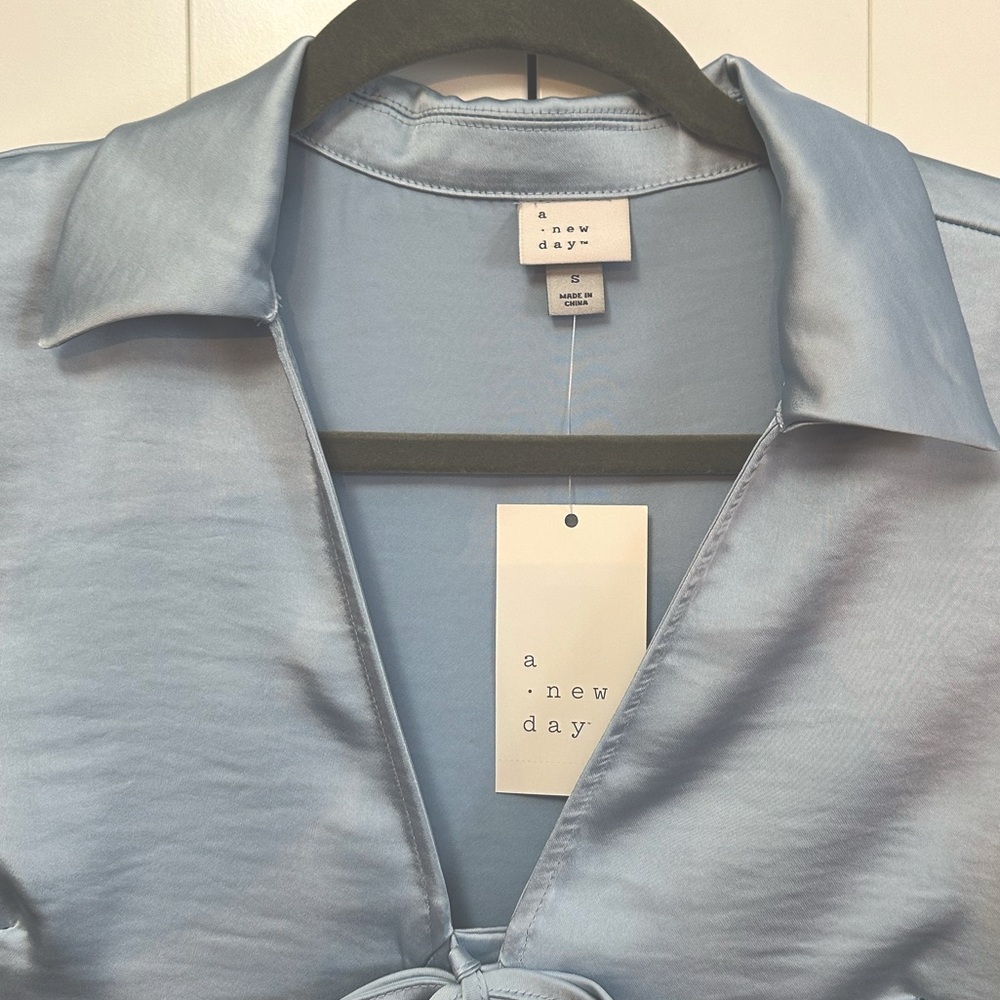 Light Blue Tie-Front Satin Polyester Blouse With Bell Sleeves Sz SM NEW! - Picture 4 of 6